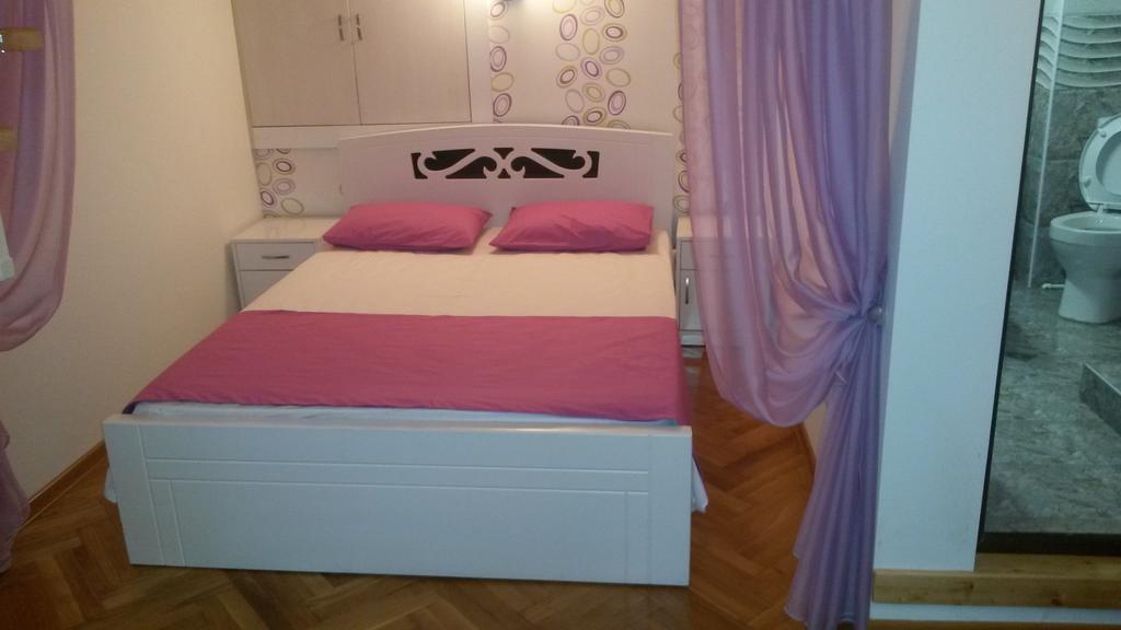 Comfortable Flat In Central Tbiliszi Szoba fotó