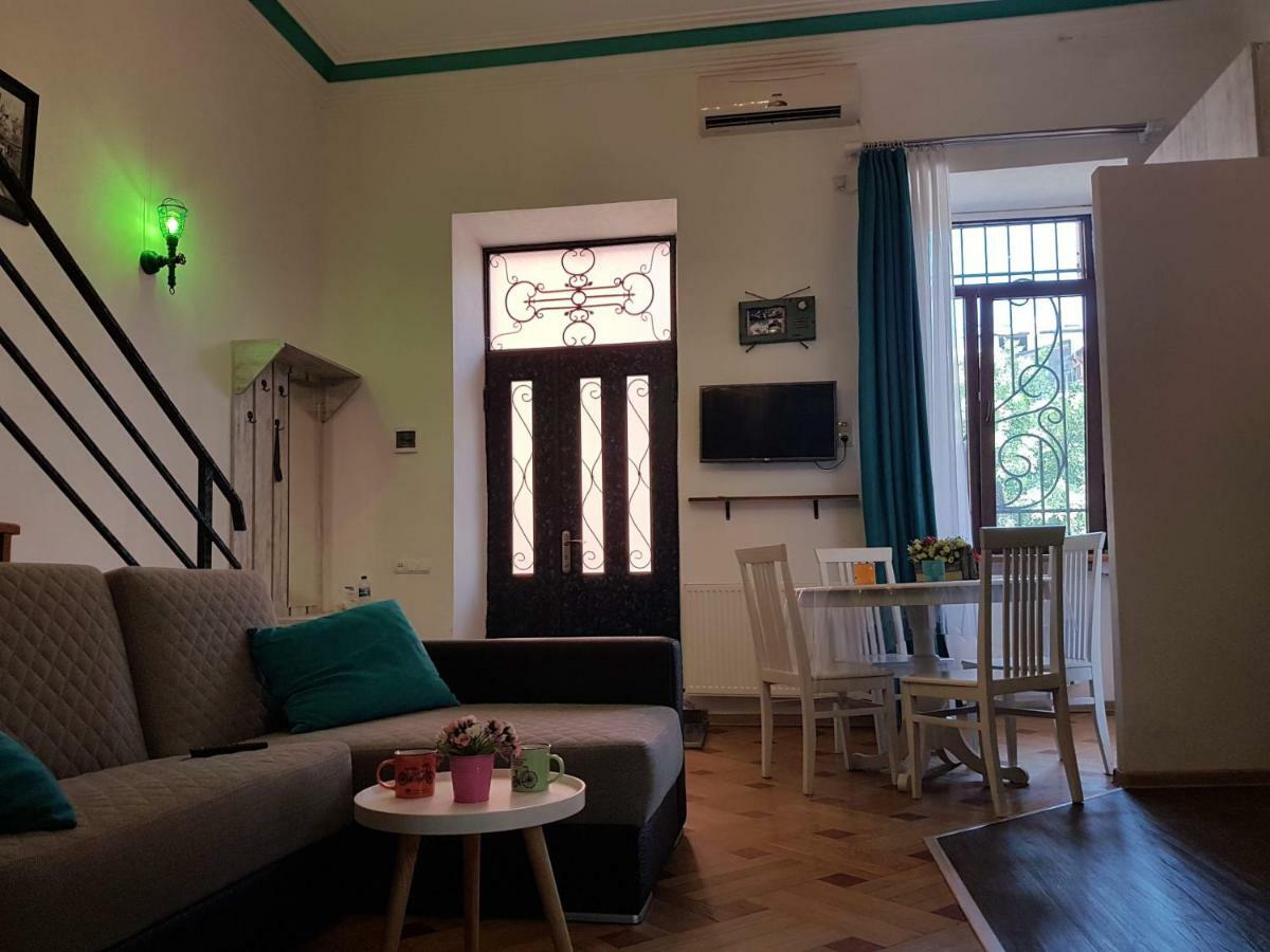 Comfortable Flat In Central Tbiliszi Kültér fotó